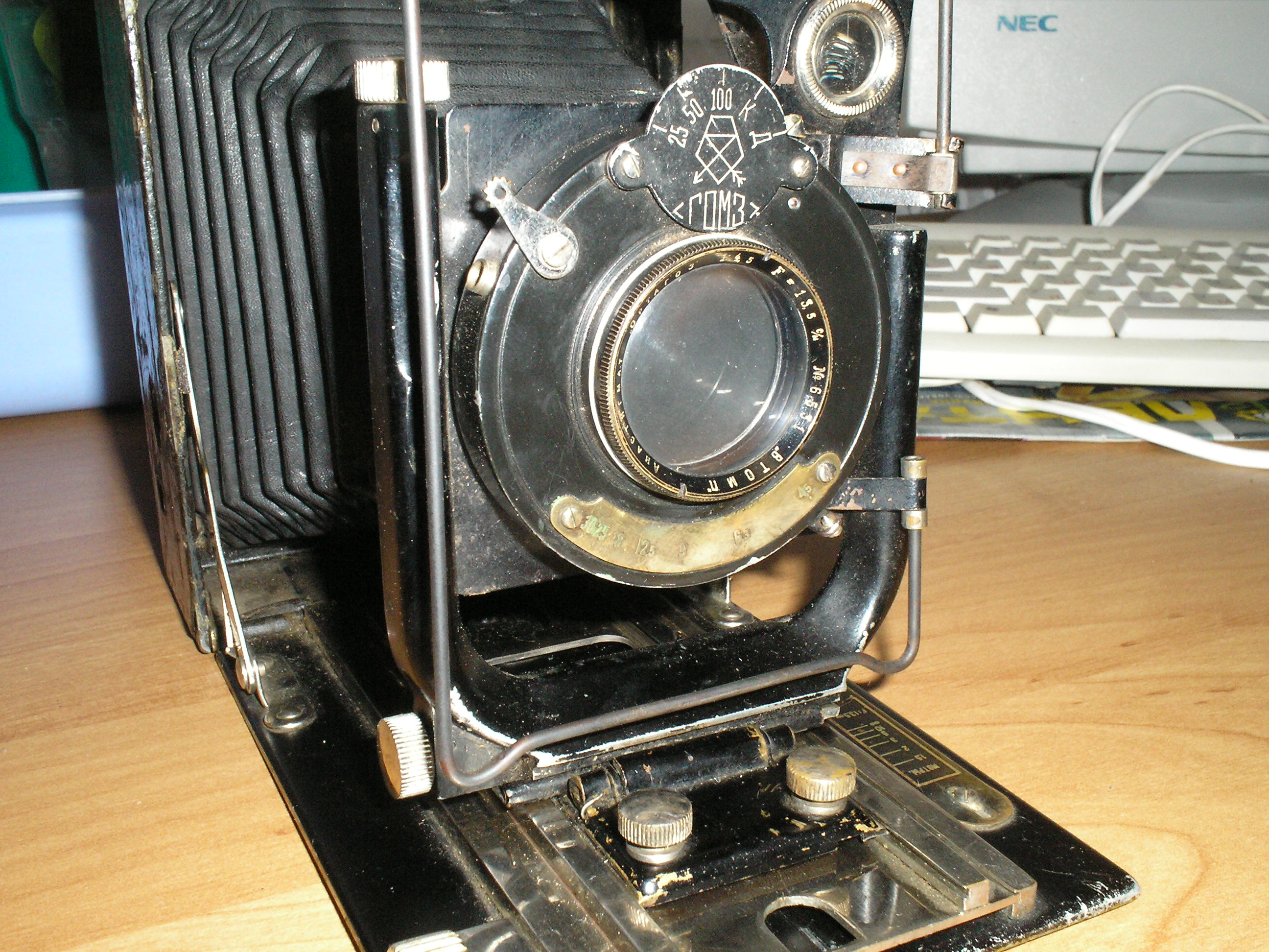 Купить камеру киров. Фотоаппарат прошлого века. Запчасти старинного фотоаппарата. Самоделки из старого фотоаппарата.