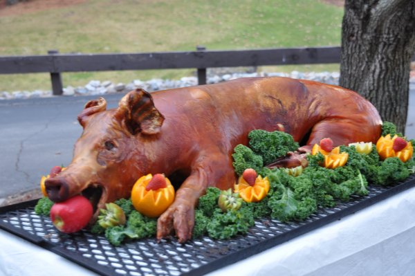pig-roast-2010.jpg
