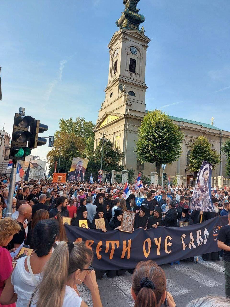 Новости белград. Крестный ход Белград Сербия. Митинг. Шествие. Крестный ход.