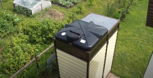 Душ возле бани